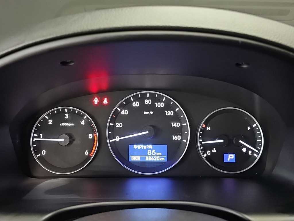 HYUNDAI Starex - Vista 6