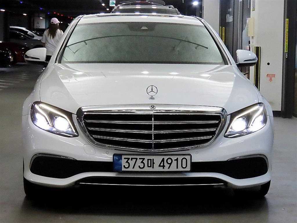 Mercedes Benz E class - Vista 2