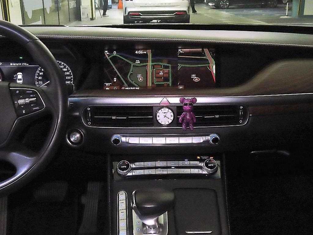 Genesis G90 - Vista 12