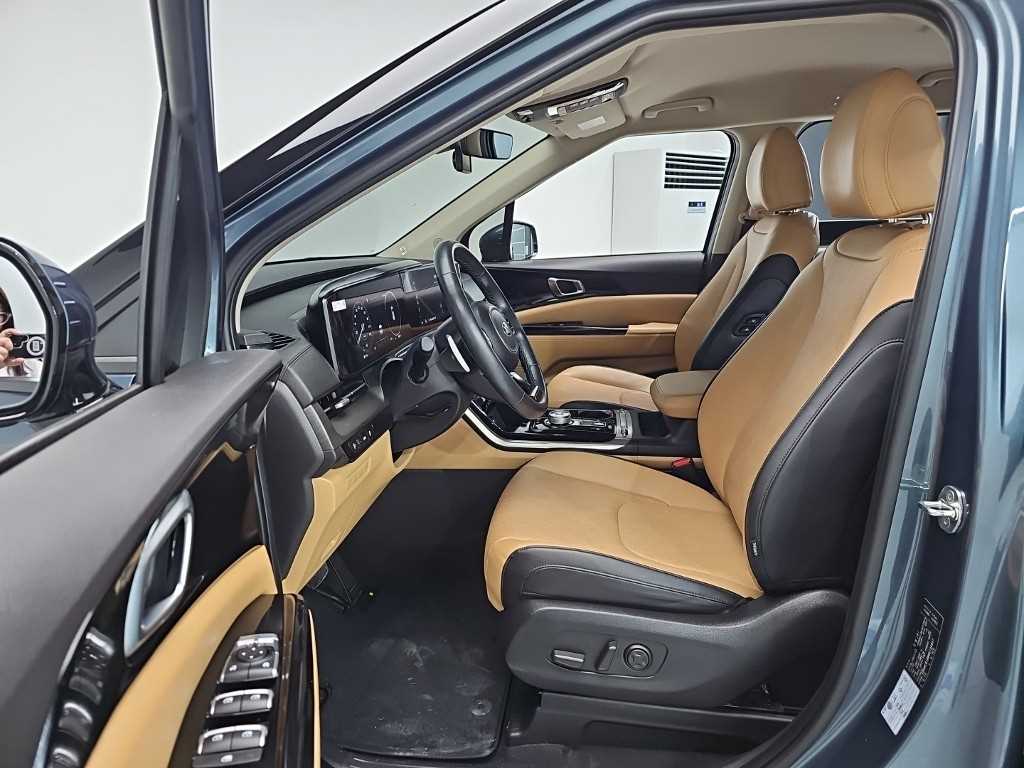 KIA Carnival - Vista 11