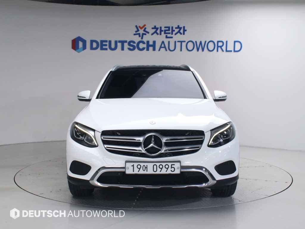 Mercedes Benz GLC Class - Vista 3