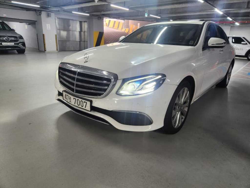 Mercedes Benz E class - Vista 2