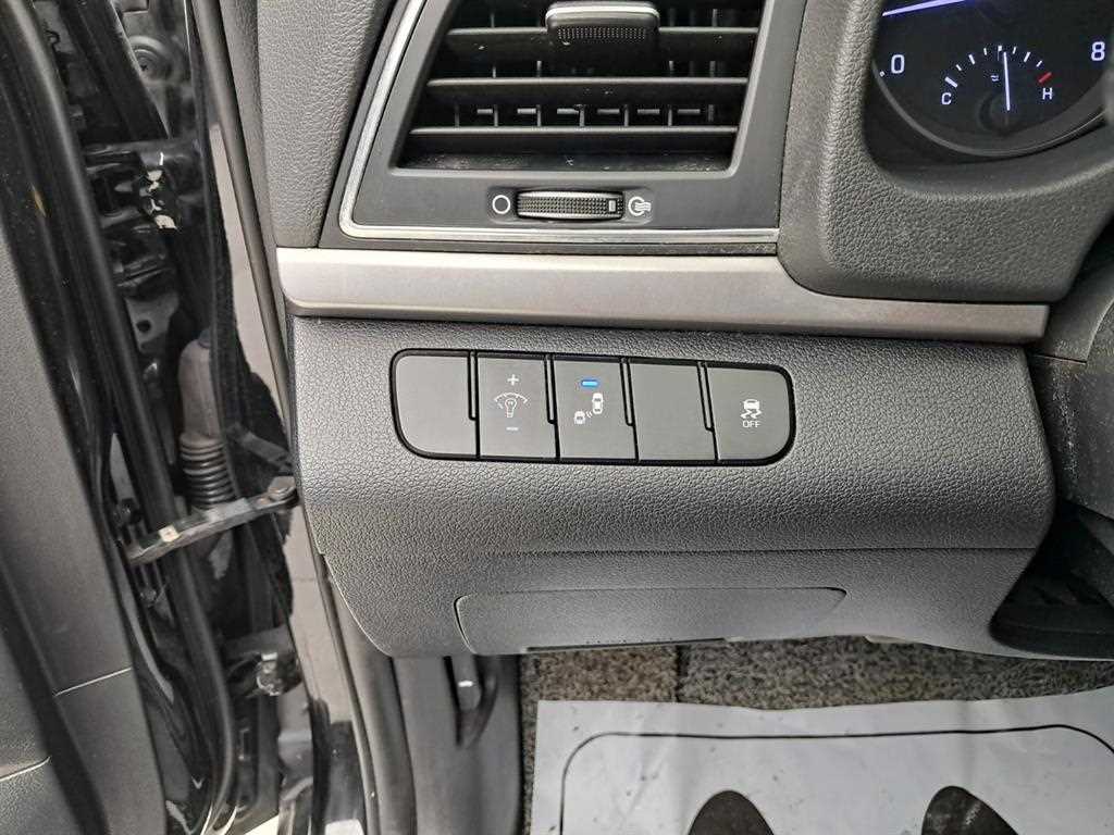 HYUNDAI Avante 2018 Negro - Importación desde Corea - HF Imports Iquique - Foto 13