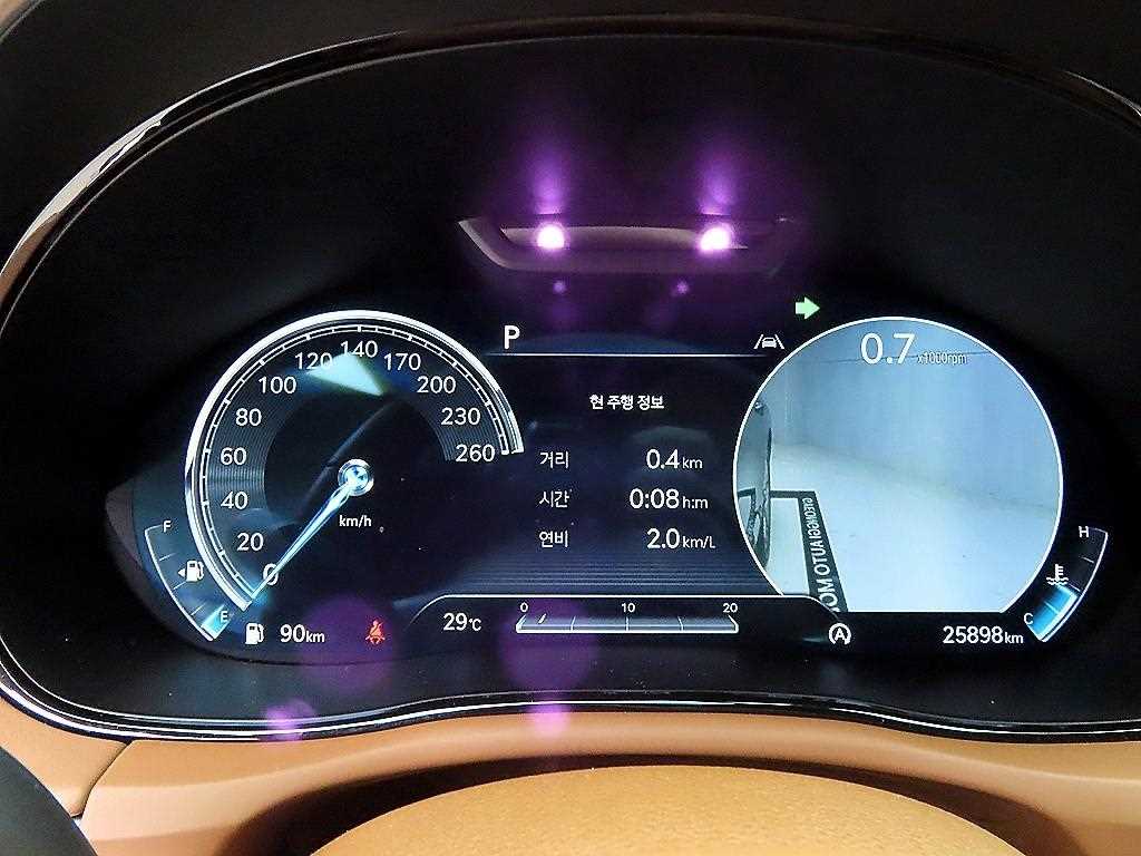 Genesis GV70 - Vista 8