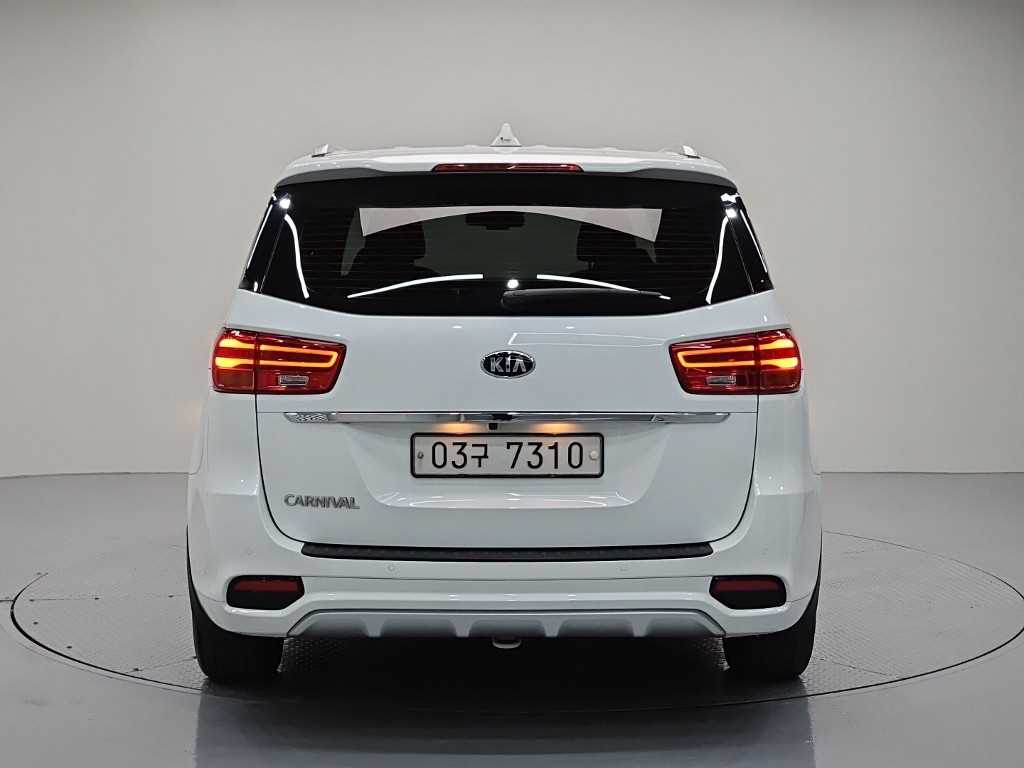 KIA Carnival - Vista 3