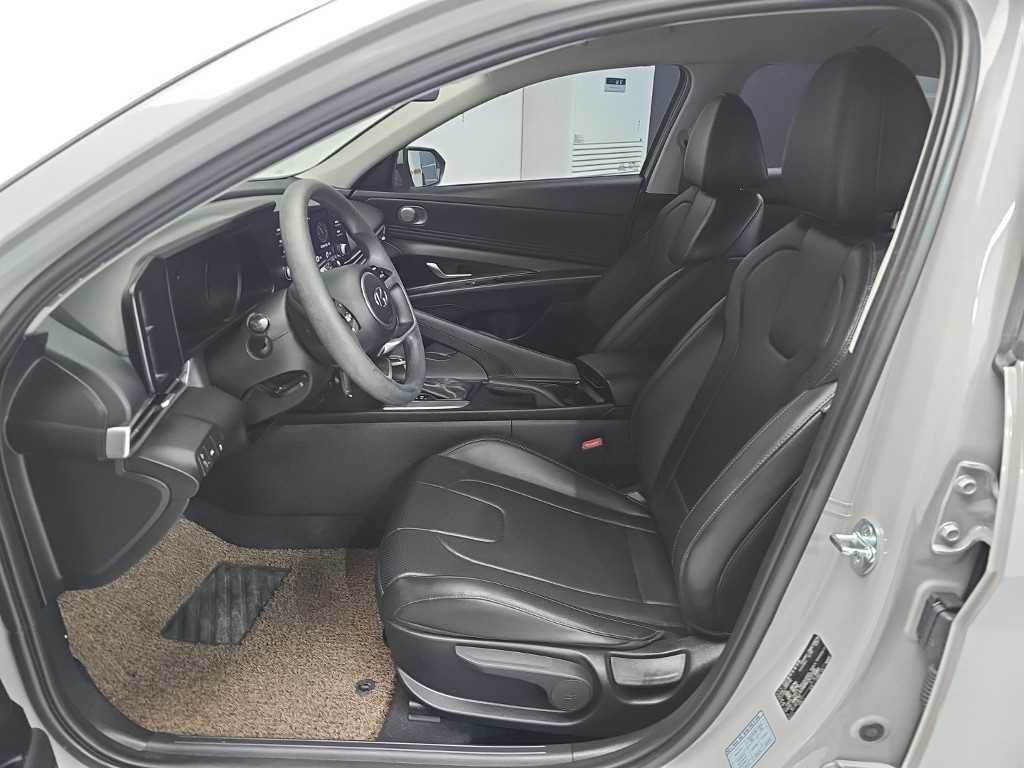 HYUNDAI Avante - Vista 11