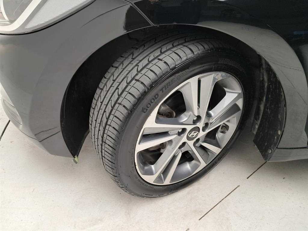HYUNDAI Avante 2018 Negro - Importación desde Corea - HF Imports Iquique - Foto 19