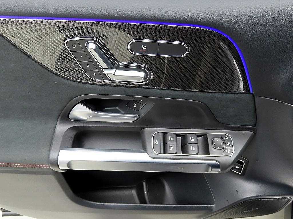 Mercedes Benz GLB Class - Vista 11