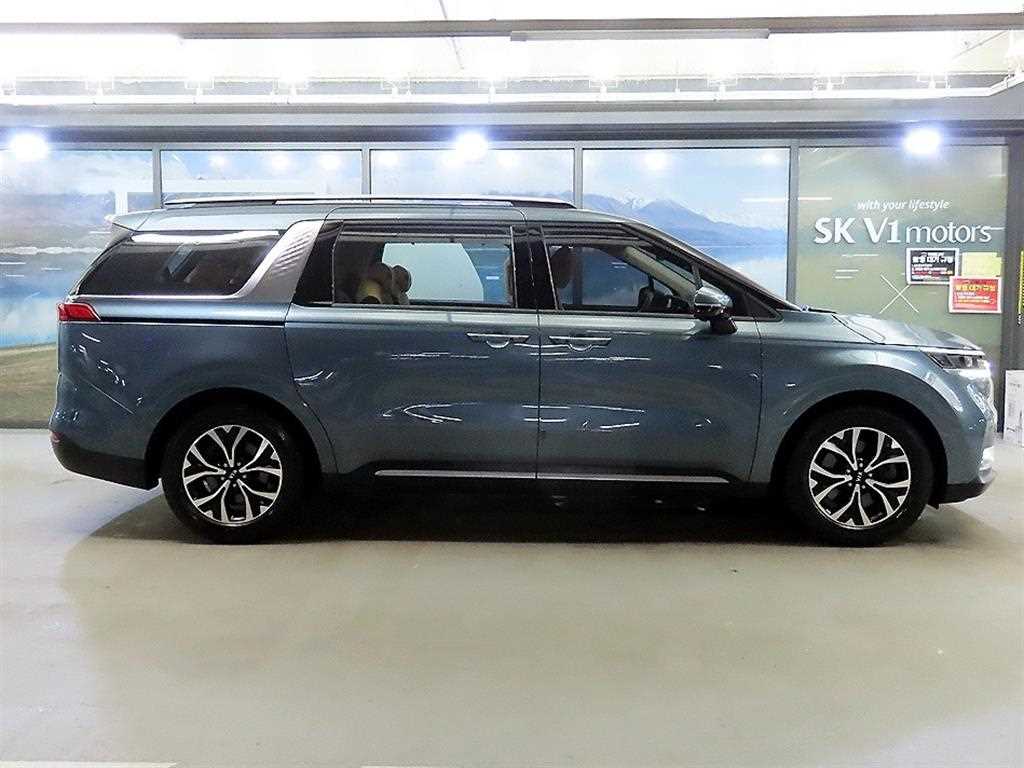 KIA Carnival - Vista 3
