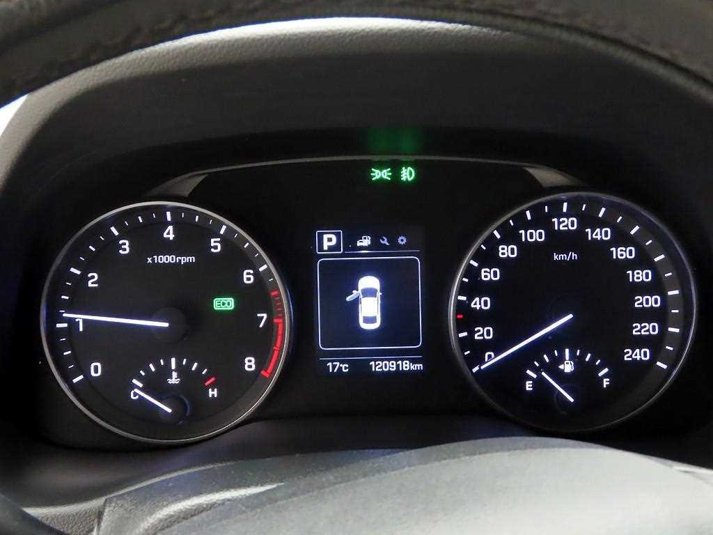 HYUNDAI Avante - Vista 6