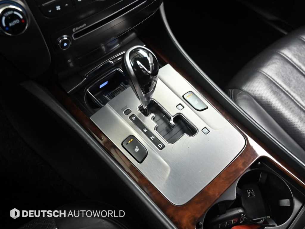 HYUNDAI Equus - Vista 9