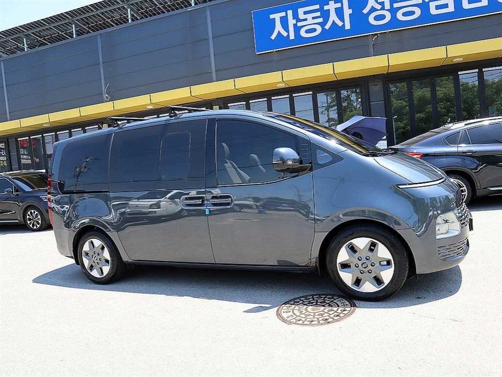 HYUNDAI Staria - Vista 5