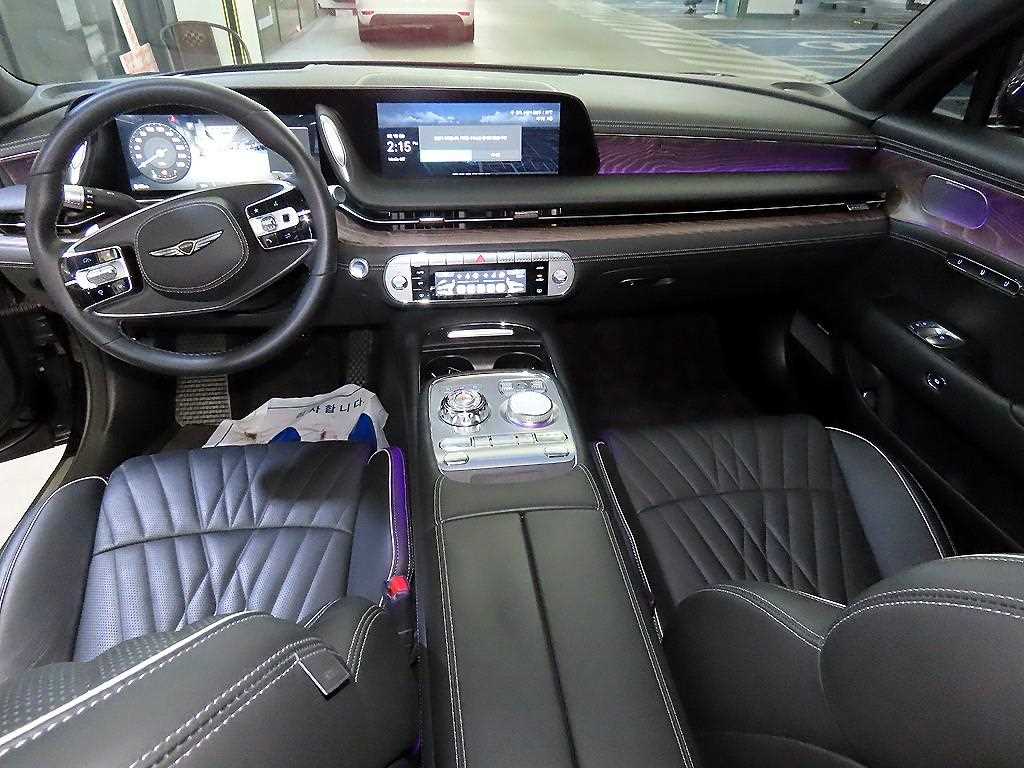 Genesis G90 - Vista 10
