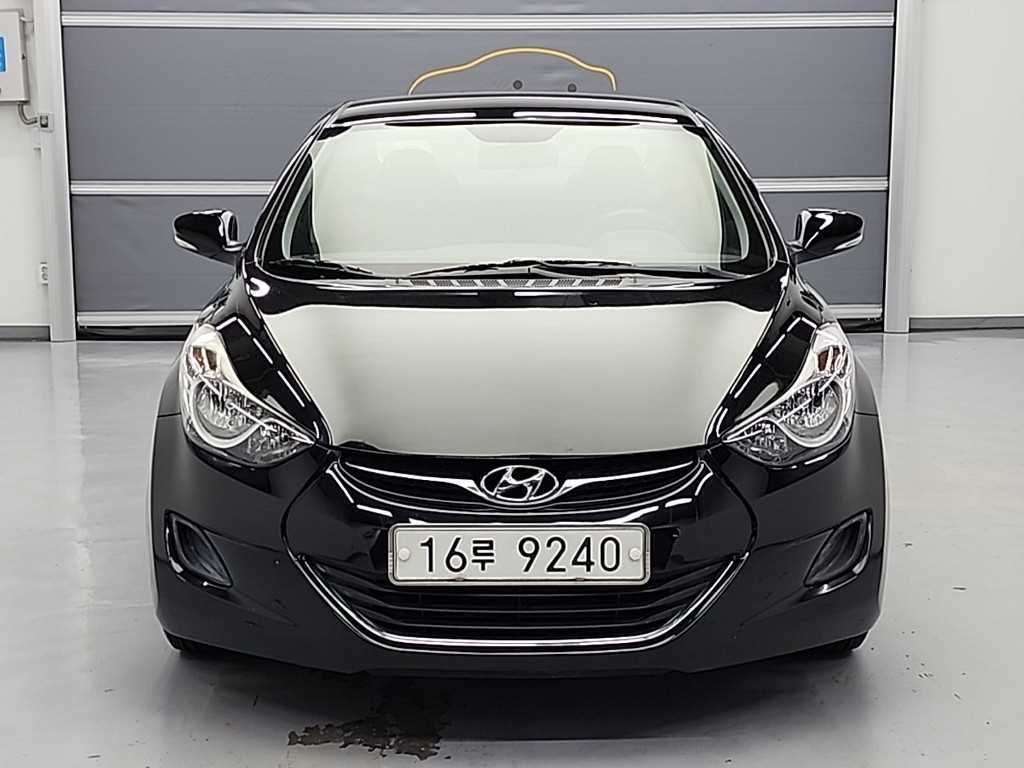 HYUNDAI Avante - Vista 2