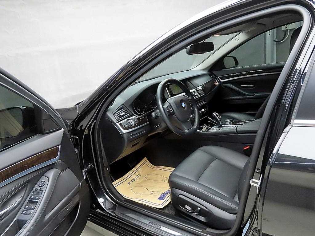 BMW 5 Series - Vista 5