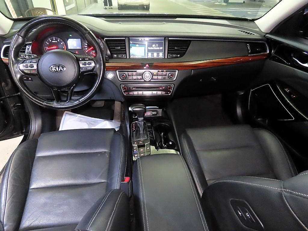 KIA K7 - Vista 10