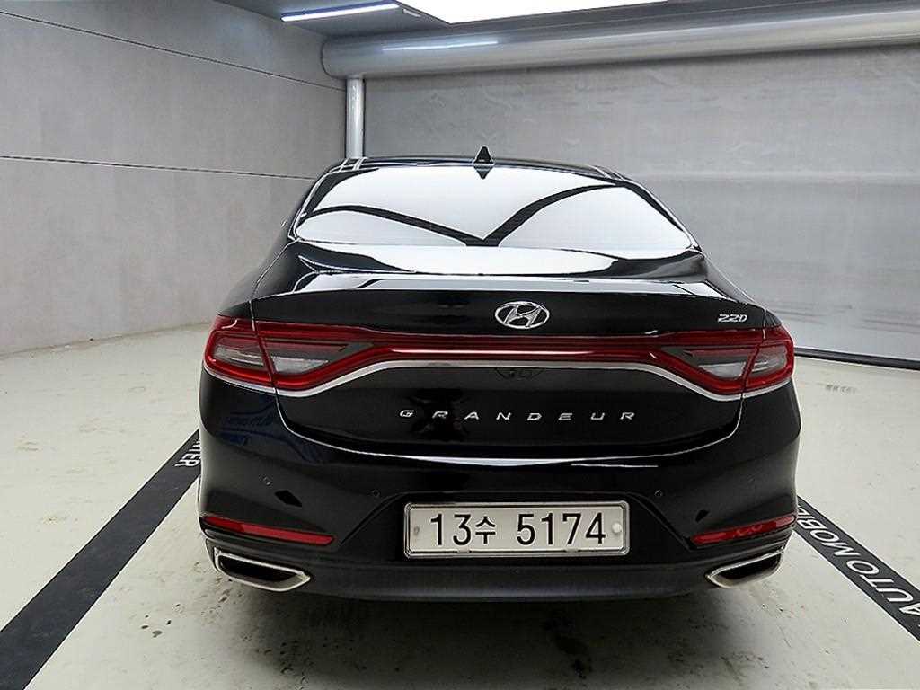 HYUNDAI Grandeur - Vista 3
