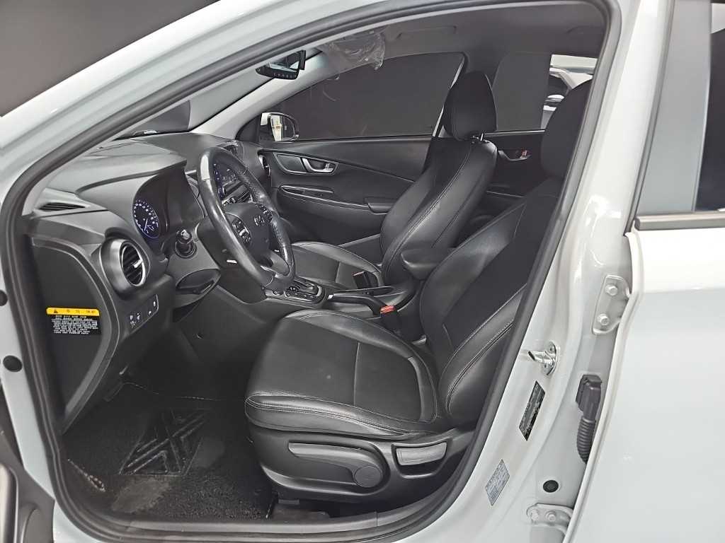 HYUNDAI Kona - Vista 11