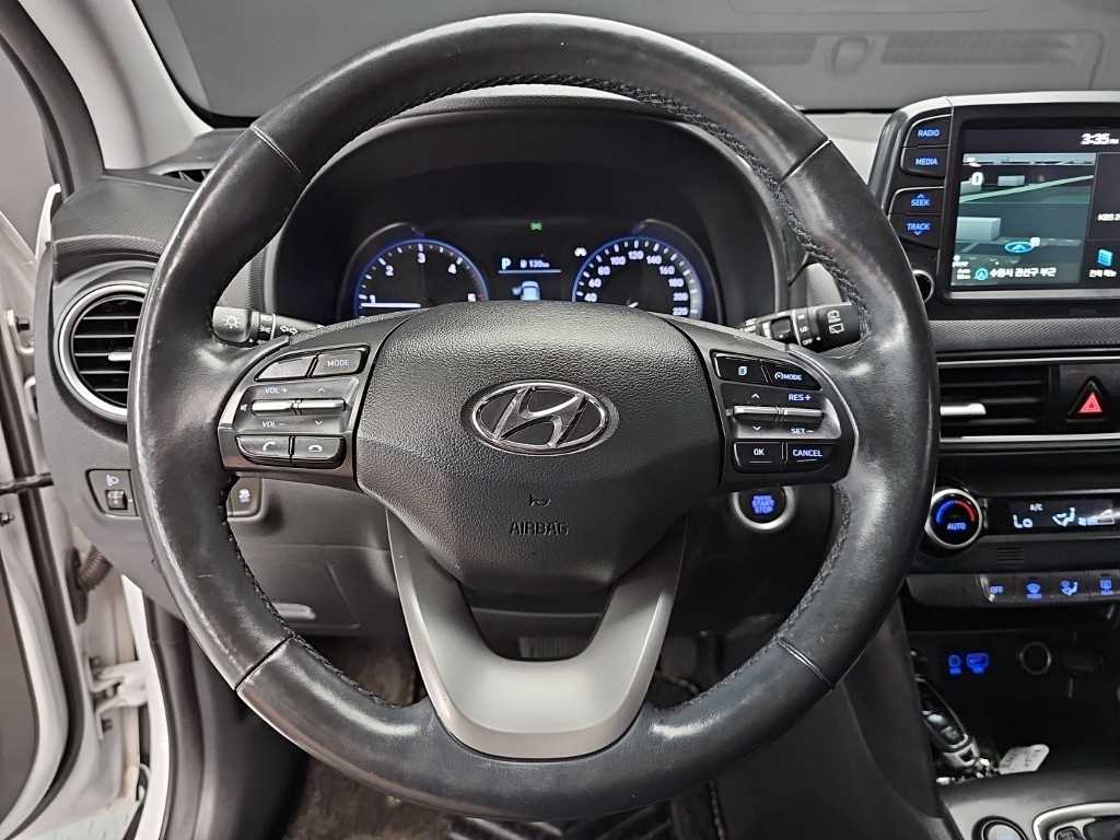 HYUNDAI Kona - Vista 9