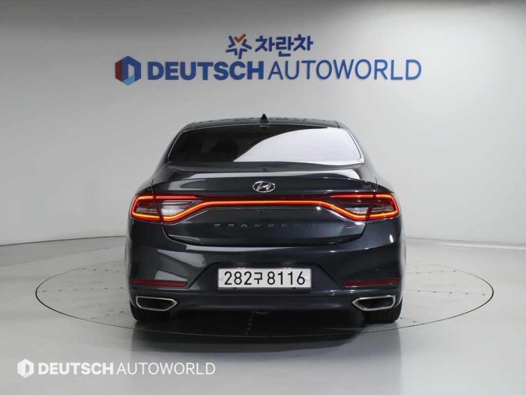 HYUNDAI Grandeur - Vista 4