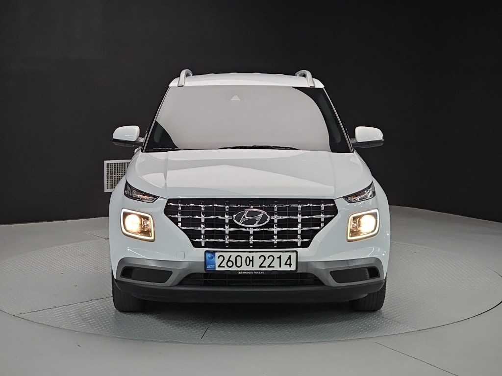 HYUNDAI Venue - Vista 2