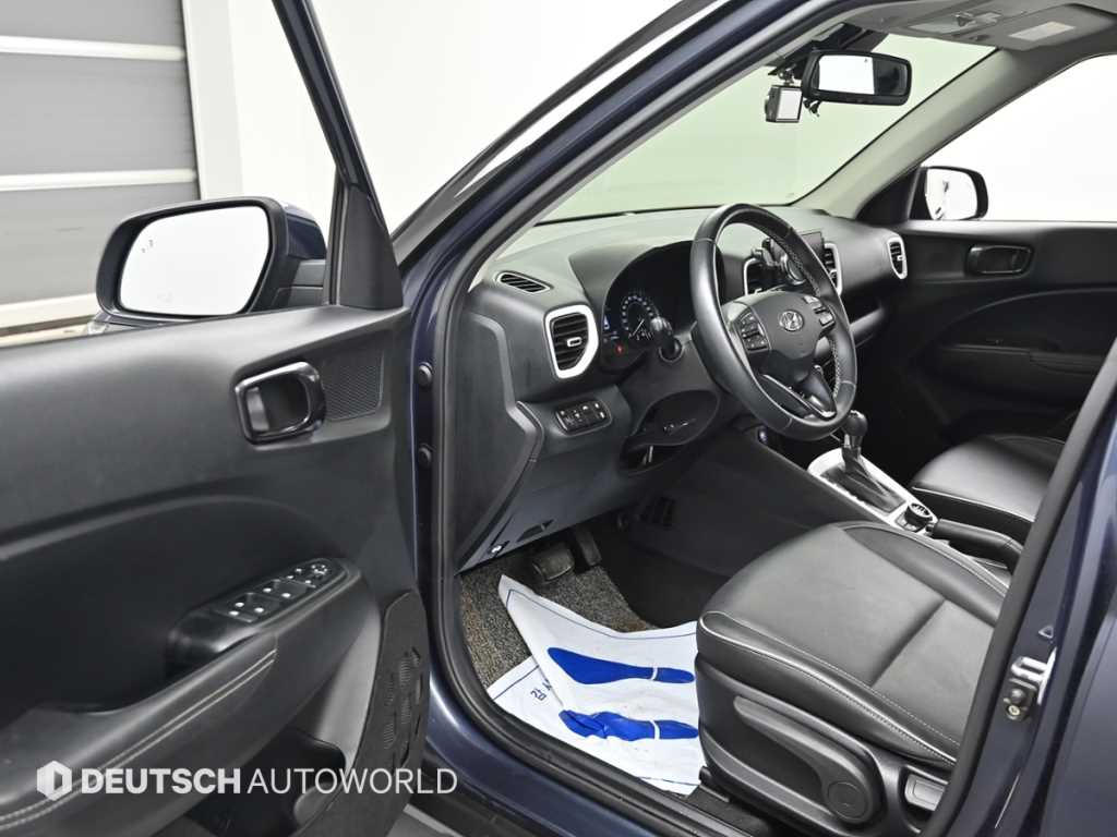 HYUNDAI Venue - Vista 11