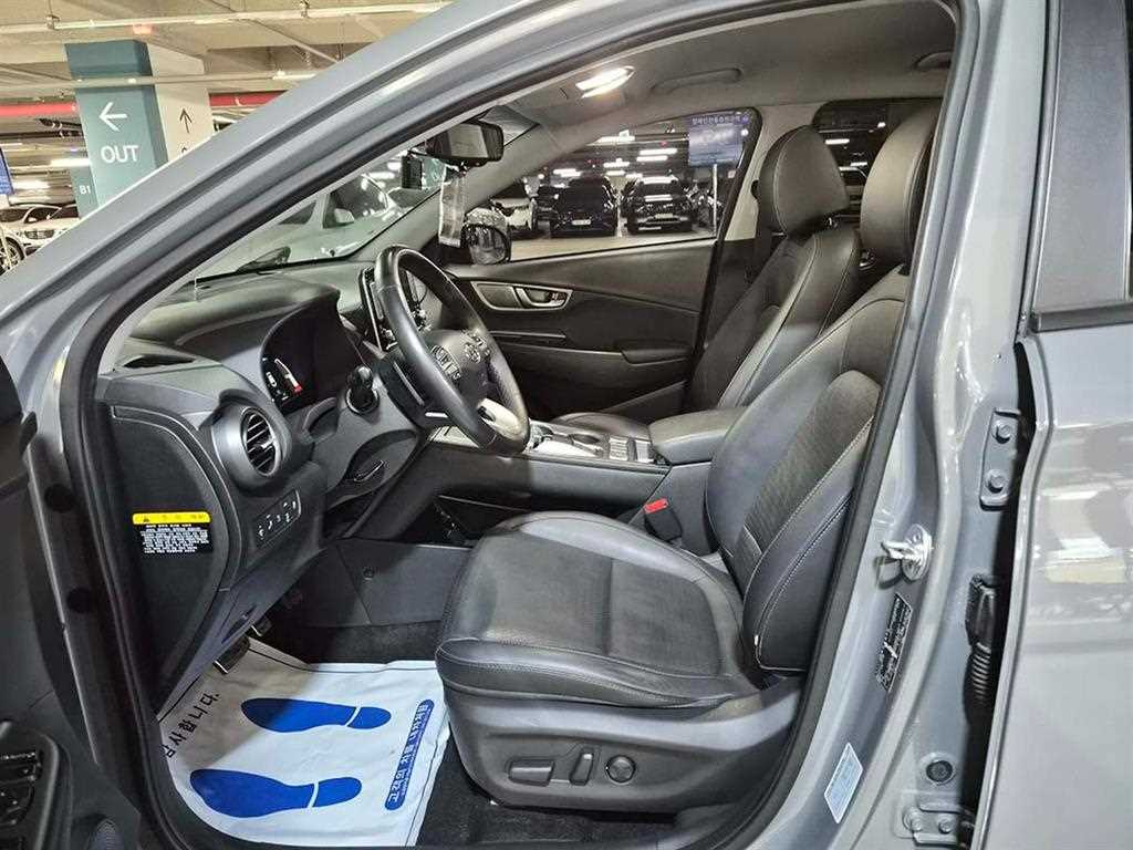 HYUNDAI Kona - Vista 6