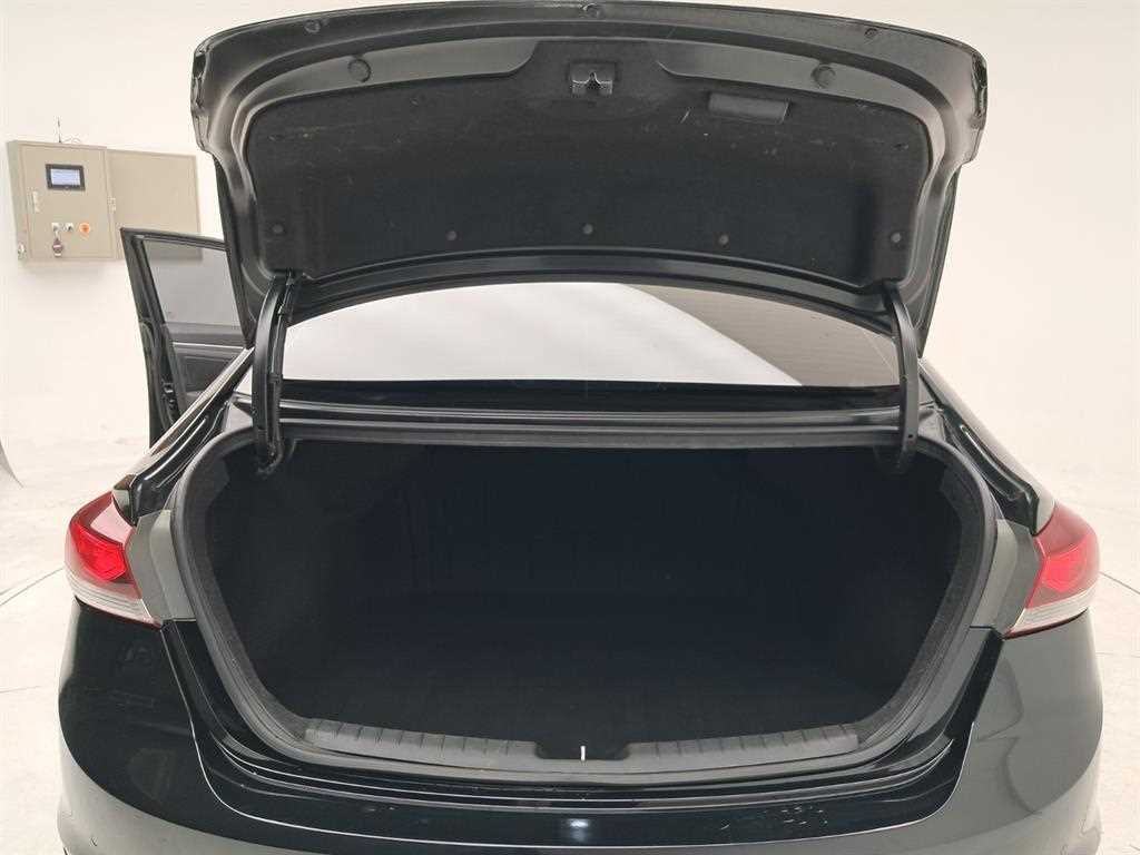 HYUNDAI Avante 2018 Negro - Importación desde Corea - HF Imports Iquique - Foto 17