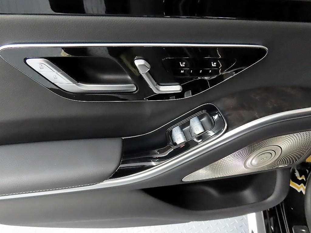 Mercedes Benz S Class - Vista 12