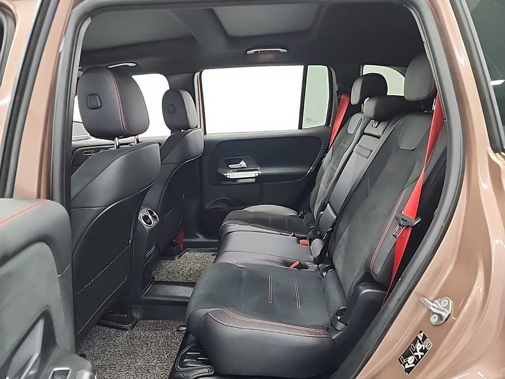 Mercedes Benz GLB Class - Vista 12