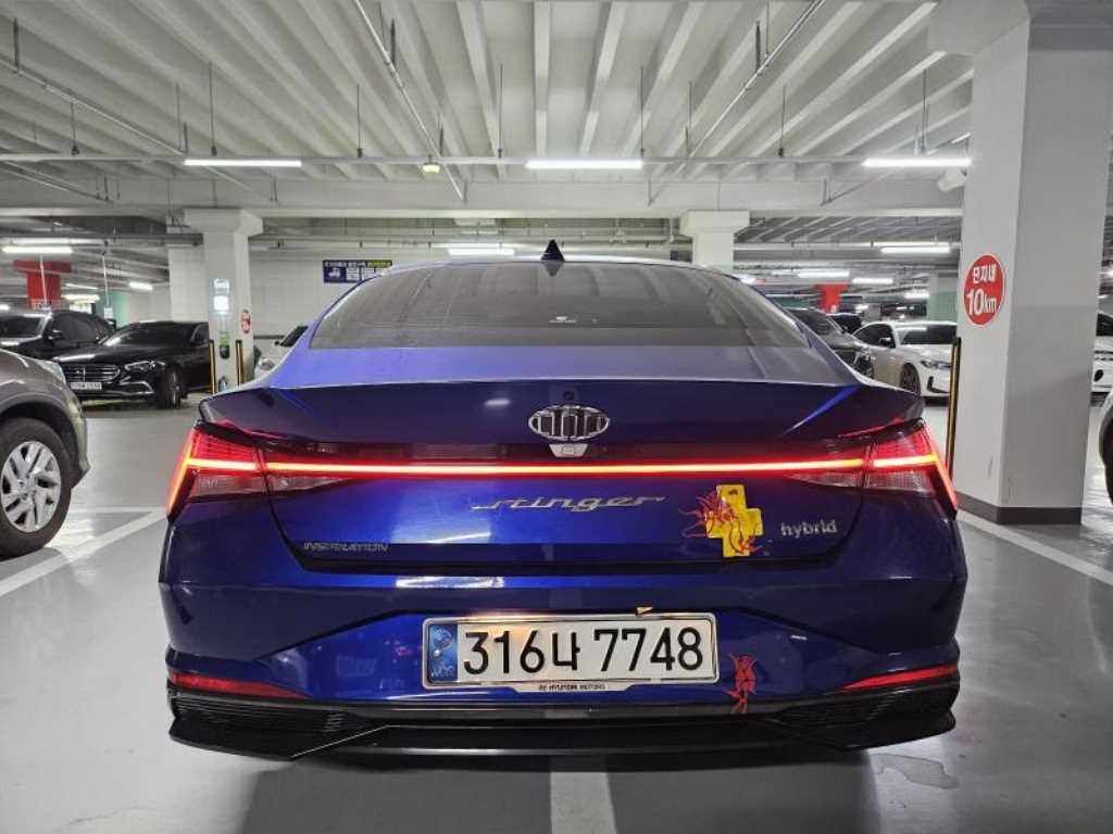 HYUNDAI Avante - Vista 2