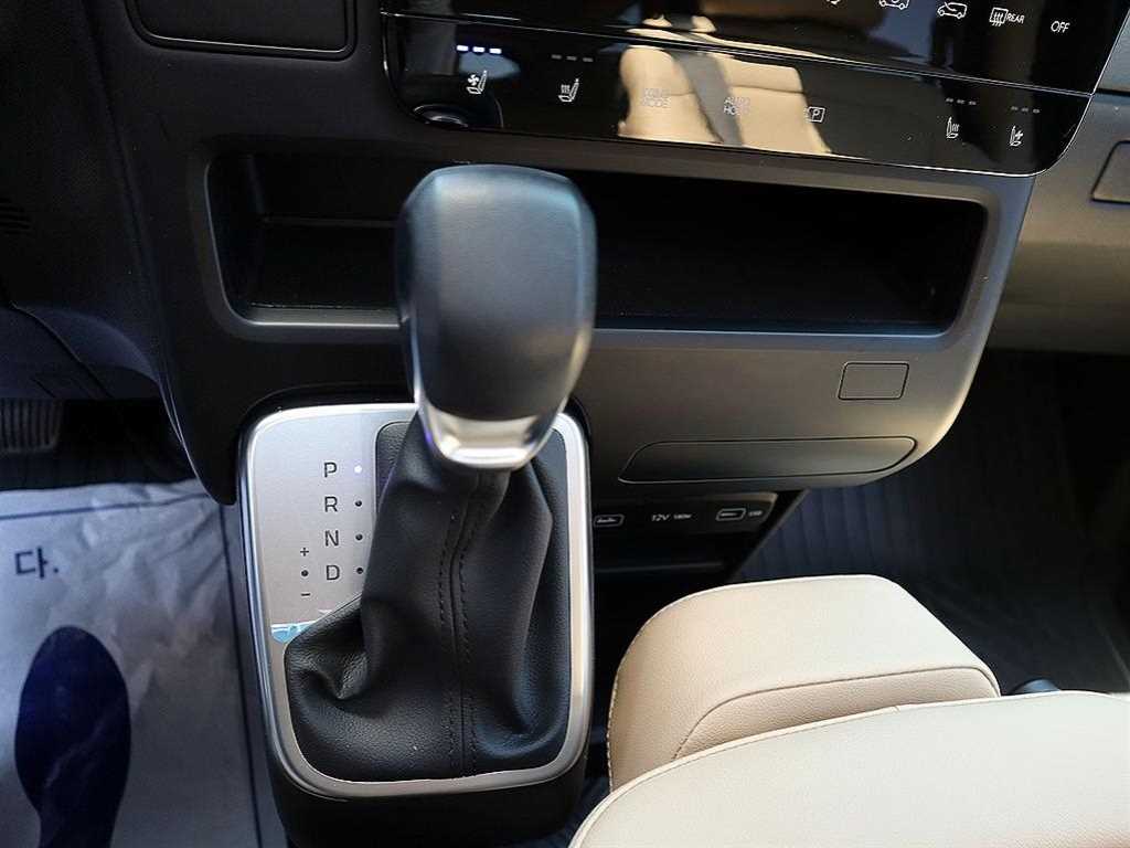 HYUNDAI Staria 2024 Gris - Importación desde Corea - HF Imports Iquique - Foto 17