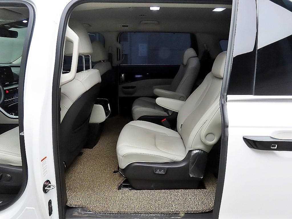 KIA Carnival - Vista 6