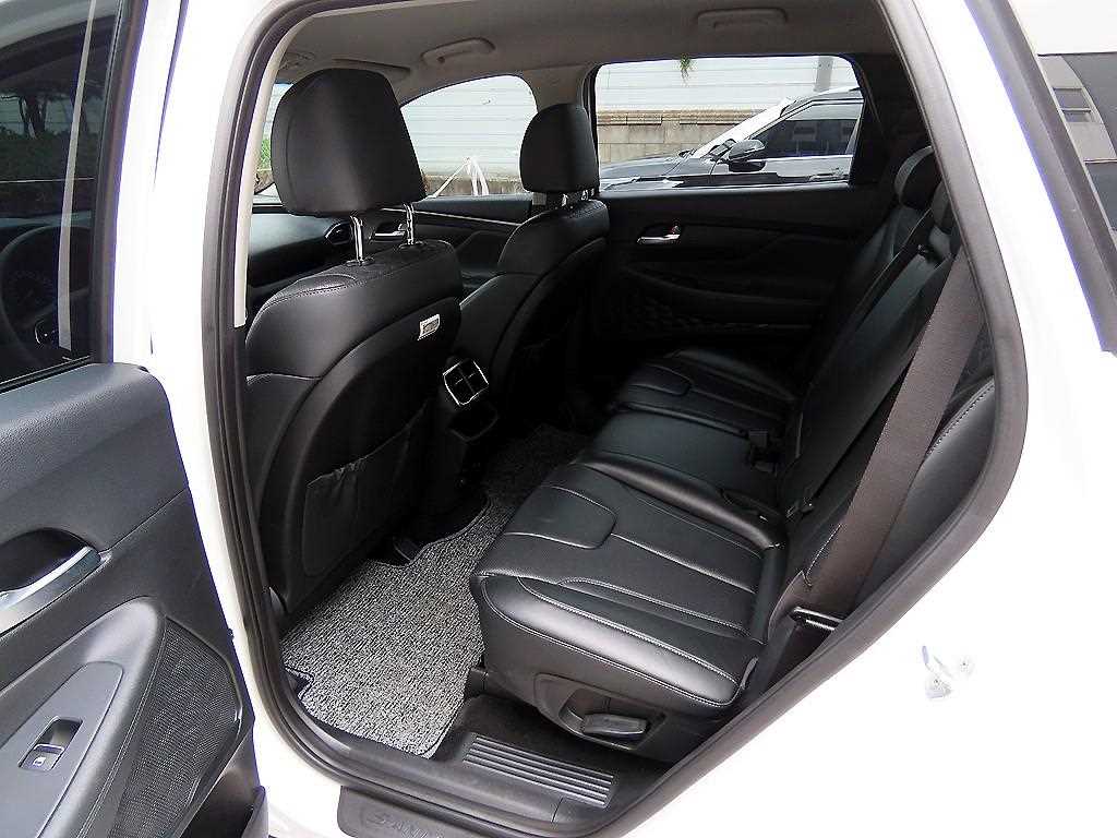 HYUNDAI Santa Fe - Vista 6