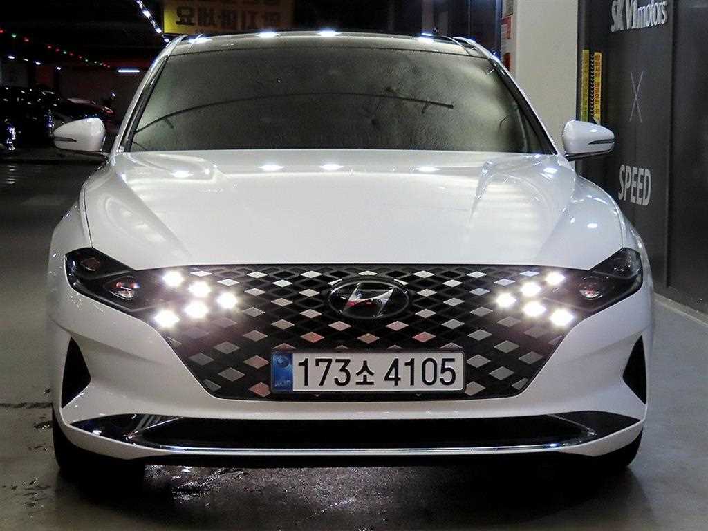HYUNDAI Grandeur - Vista 2