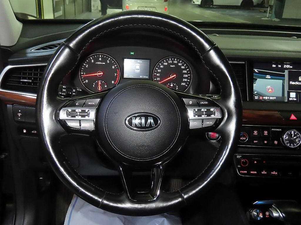 KIA K7 - Vista 8