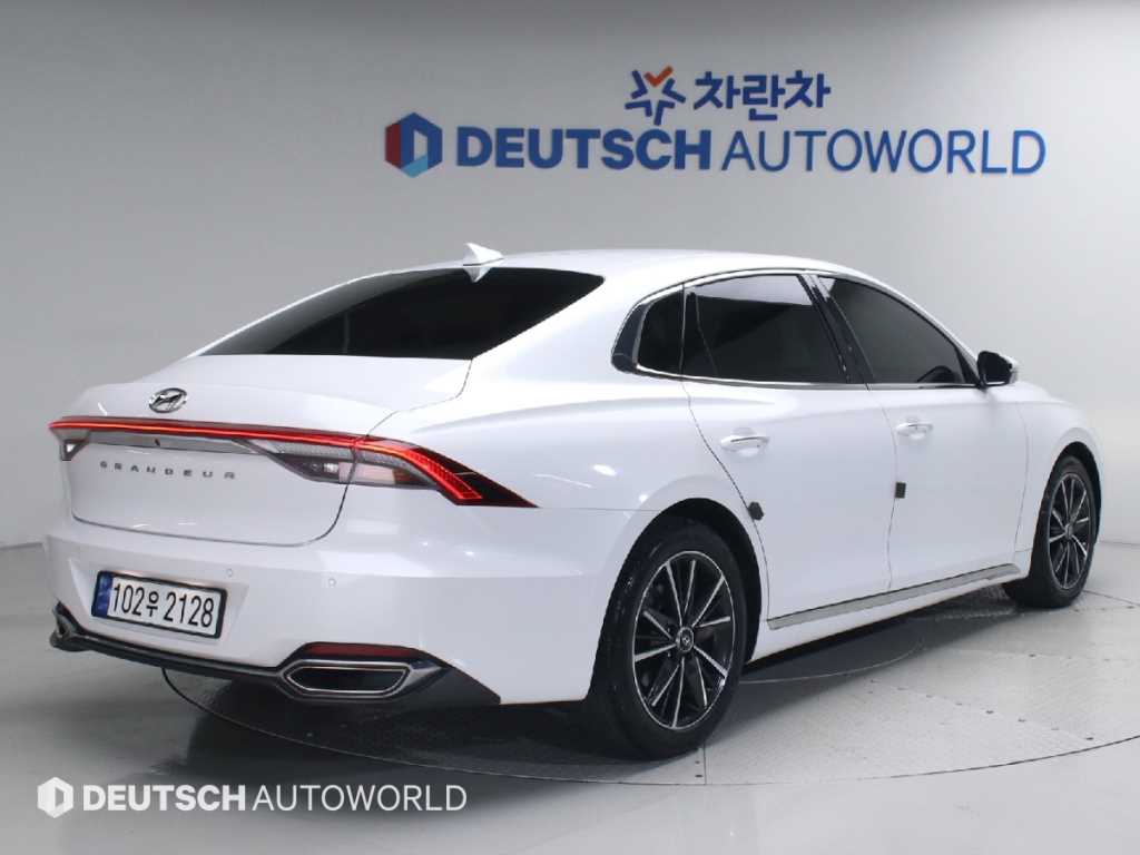 HYUNDAI Grandeur - Vista 2