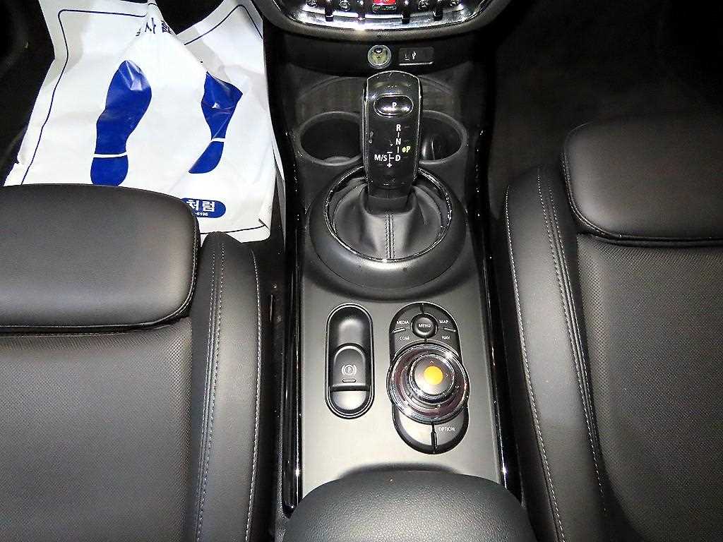 Mini Clubman - Vista 12