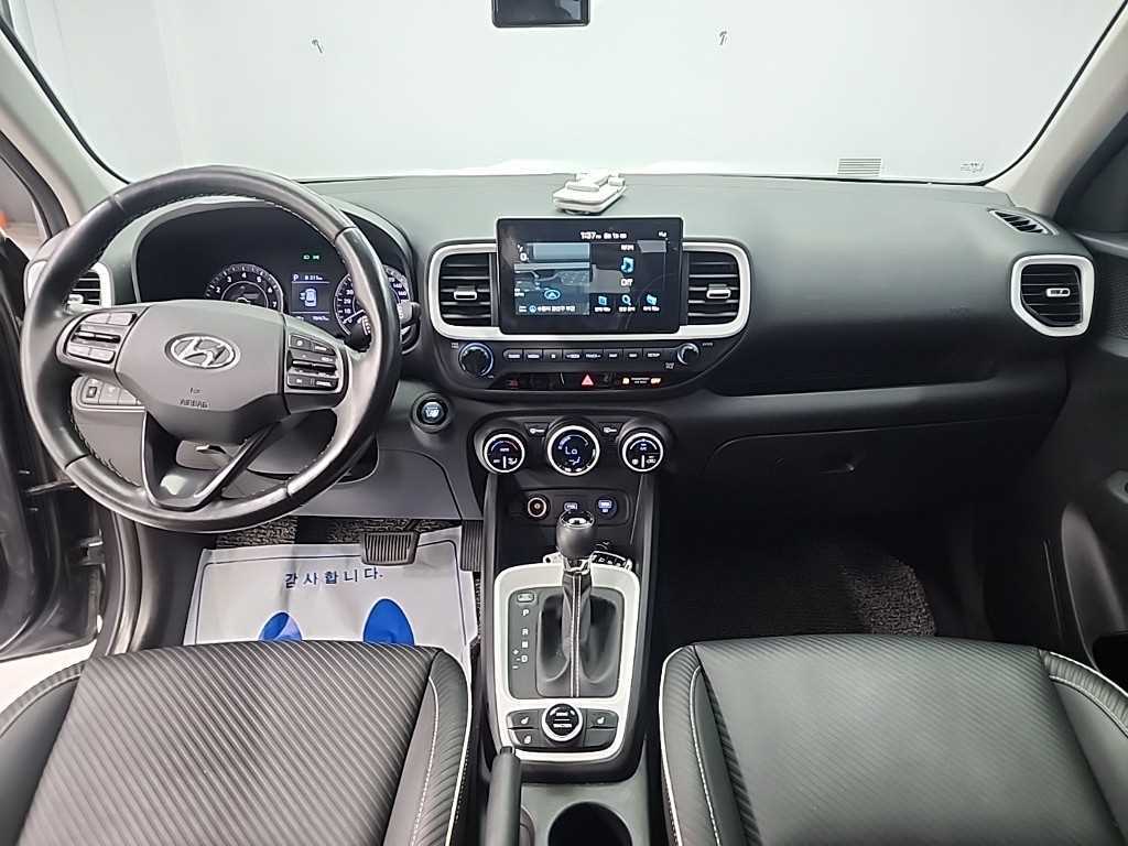 HYUNDAI Venue - Vista 7