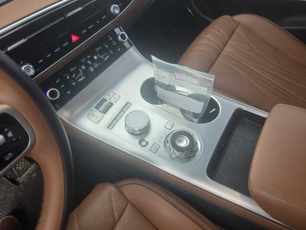 Genesis GV70 - Vista 9
