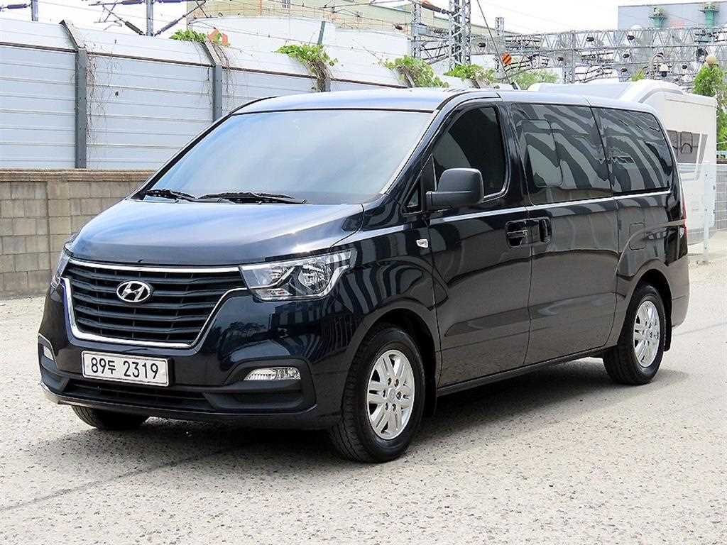 HYUNDAI Starex - Vista 2