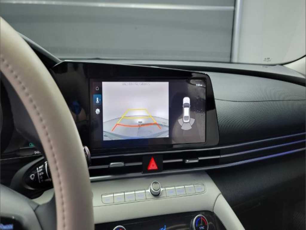 HYUNDAI Avante - Vista 3