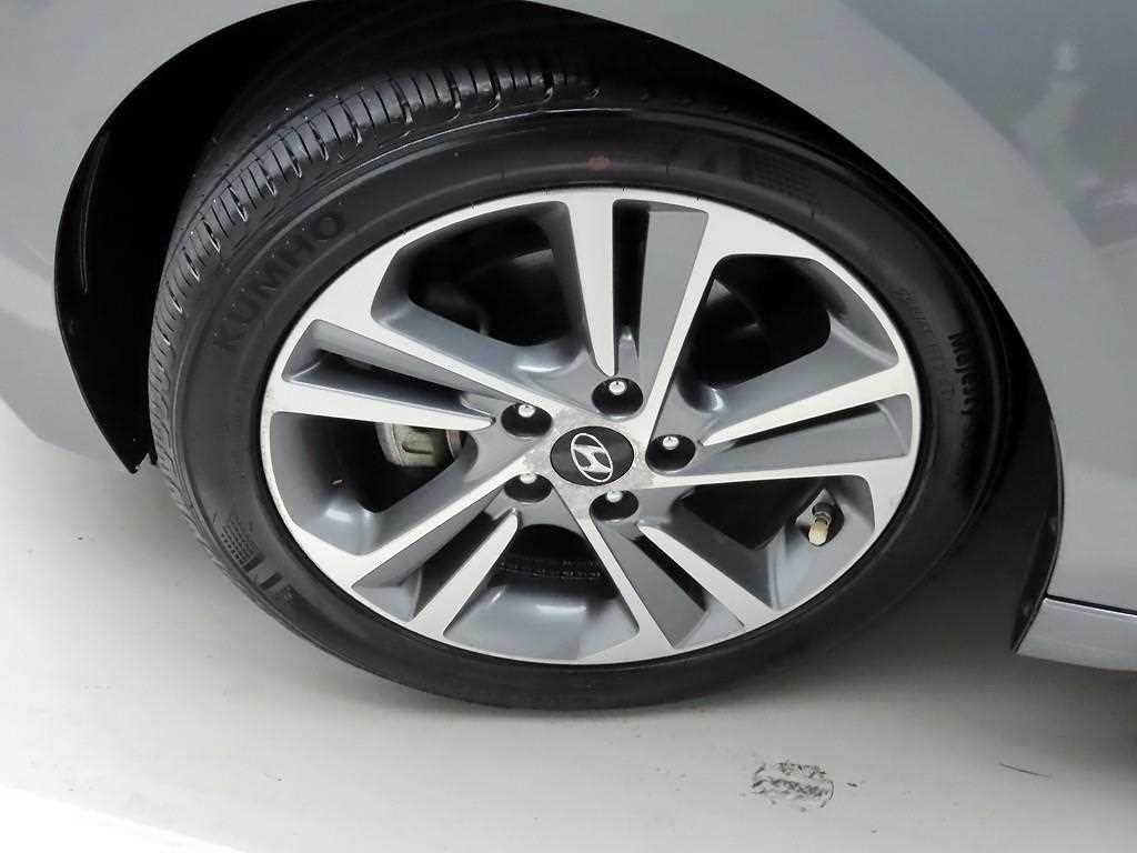 HYUNDAI Avante 2016 Gris - Importación desde Corea - HF Imports Iquique - Foto 19