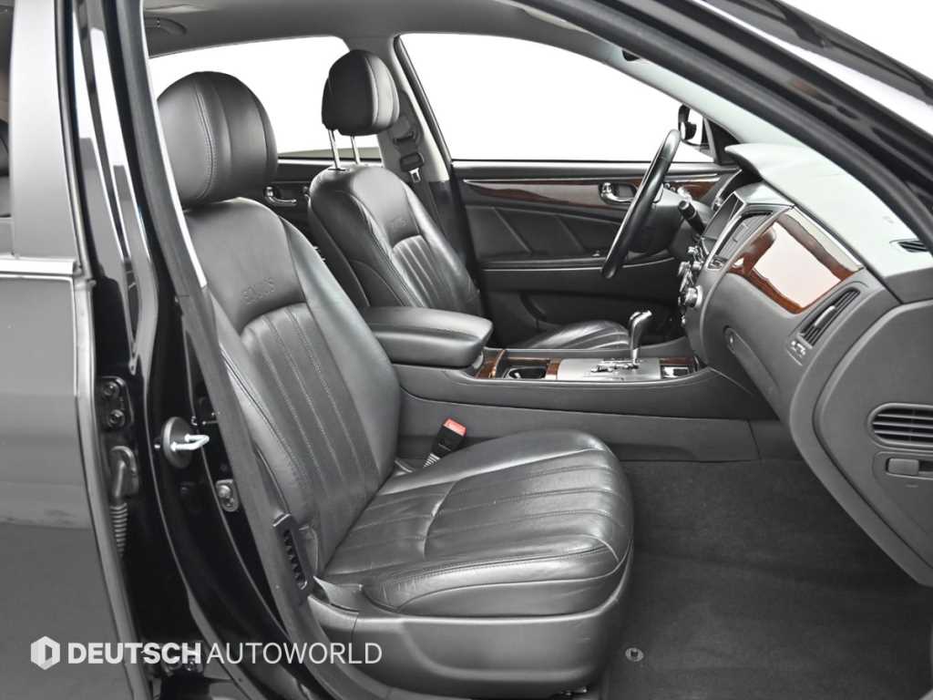 HYUNDAI Equus - Vista 10