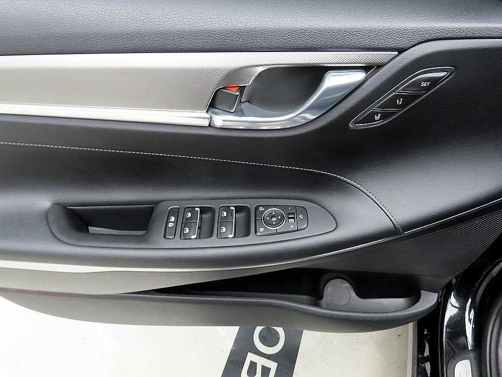 HYUNDAI Grandeur - Vista 11