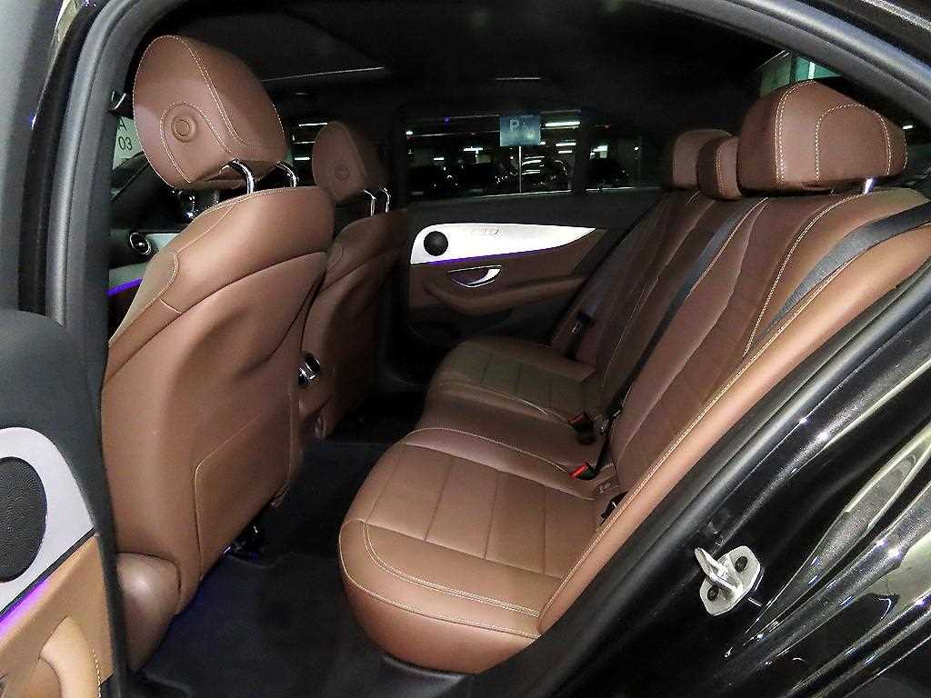 Mercedes Benz E class - Vista 7