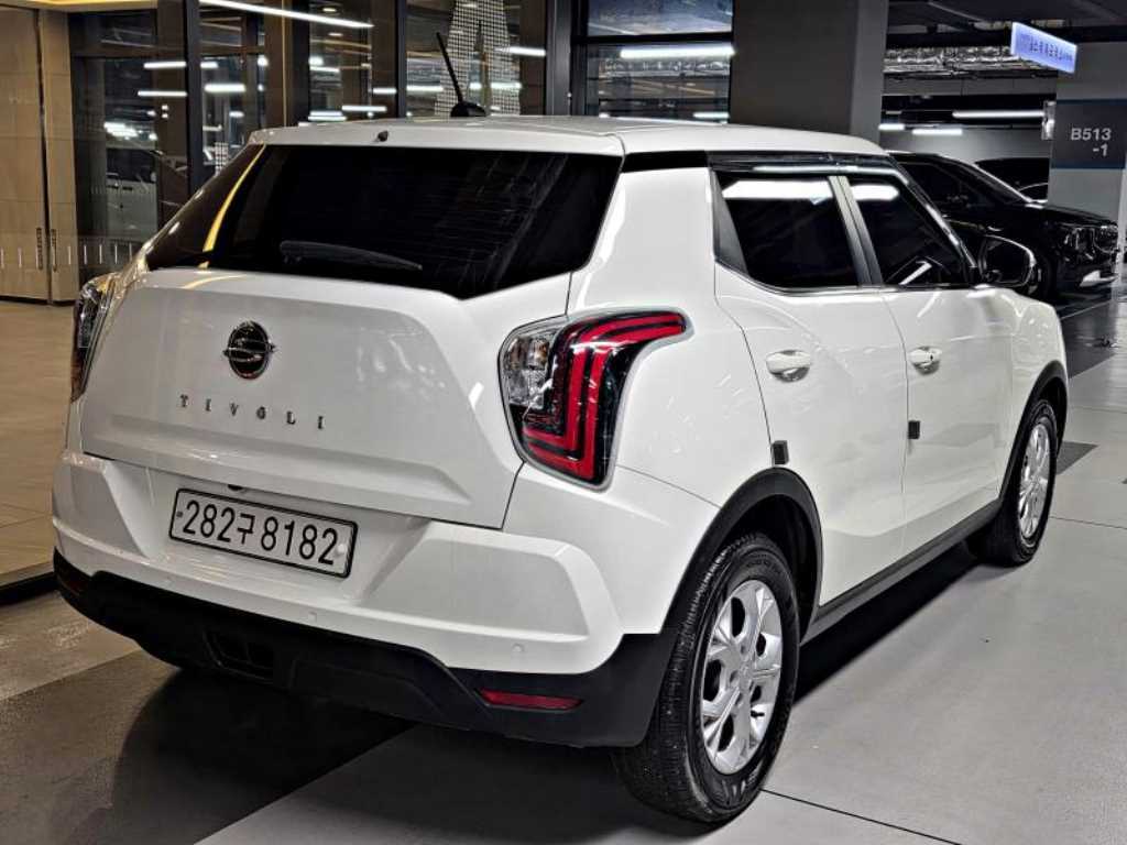 Ssangyong Tivoli - Vista 4