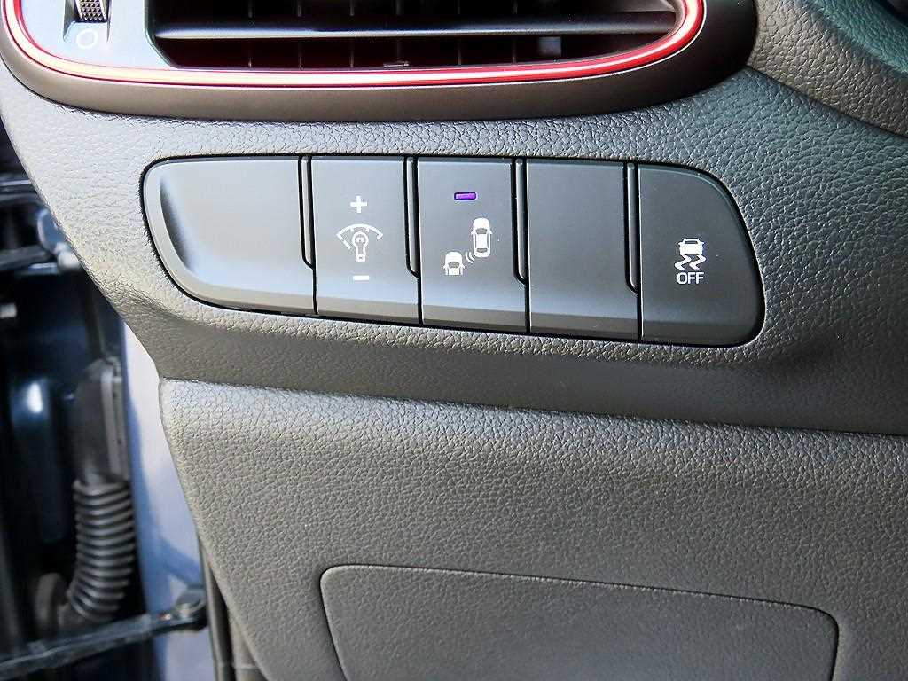 HYUNDAI i30 - Vista 12