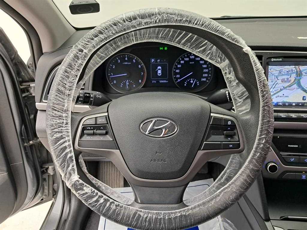 HYUNDAI Avante - Vista 7