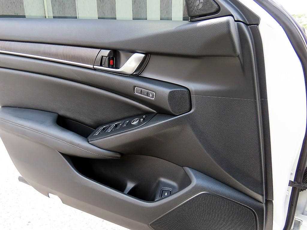 Honda Accord - Vista 12